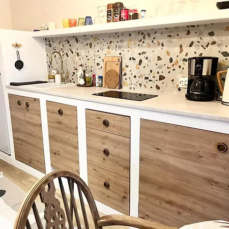 Veronika's House Pola