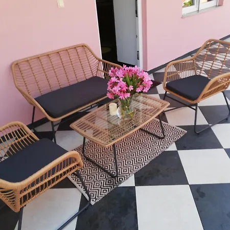 Veronika's House 풀라