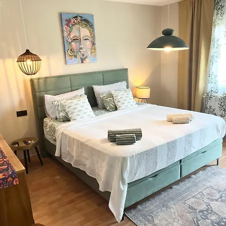 Veronika's House 풀라