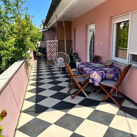 아파트 Veronika's House 풀라